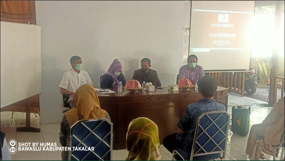 Bawaslu Takalar Gelar Pelatihan Pembuatan Legal Opinion bagi Pimpinan dan Staff
