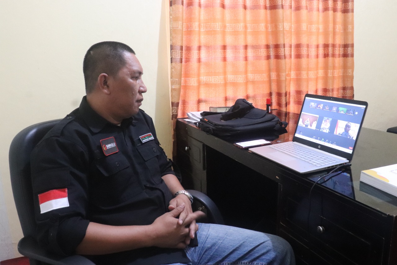 Ketua Bawaslu Takalar Ikuti Video Conference Pembahasan Pelaksanaan Pengawasan 2022 