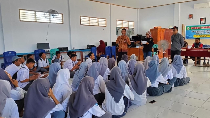 Puluhan Siswa SMKN 5 Takalar Digembleng Pengawasan Partisipatif Pemilu