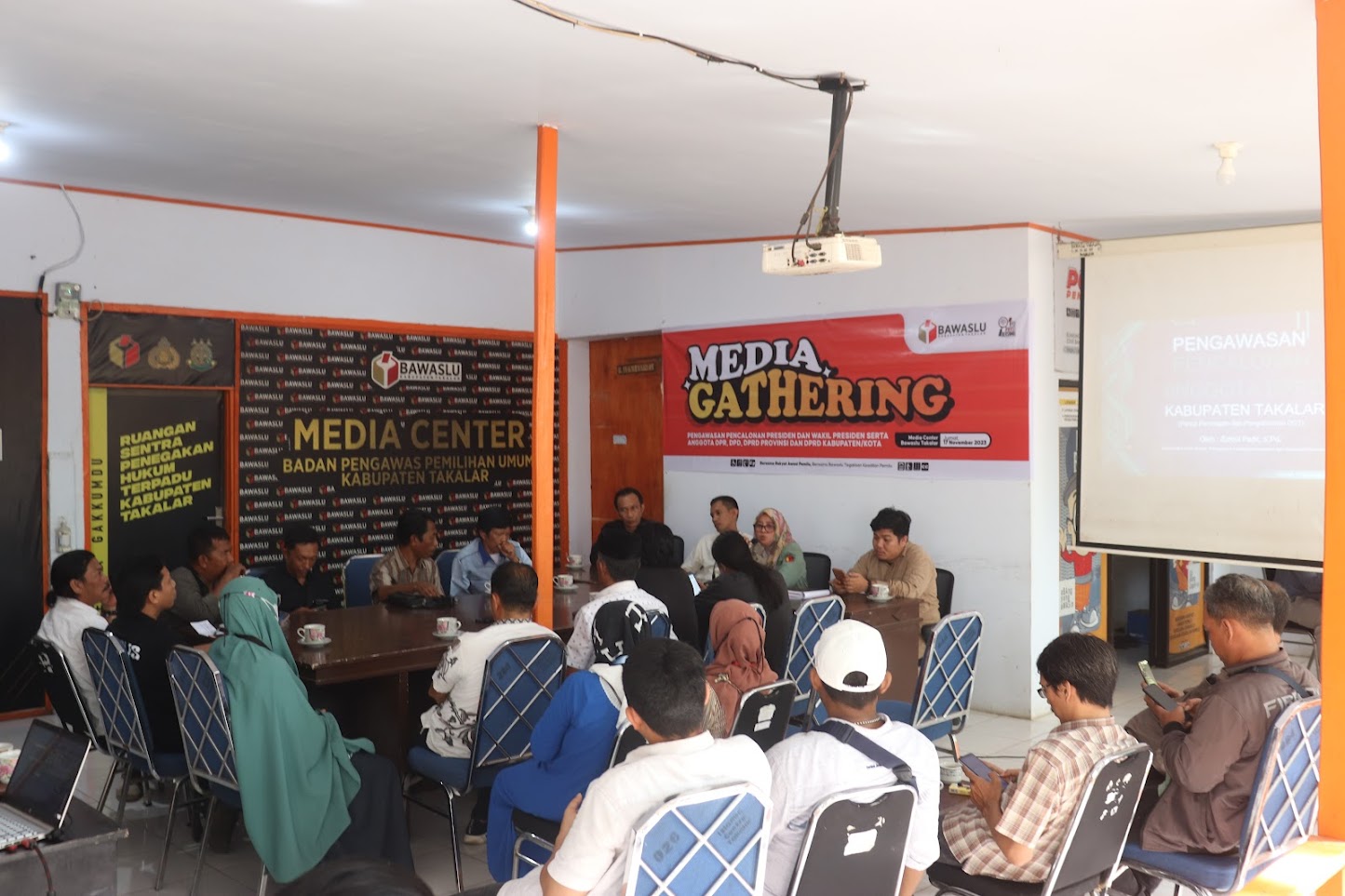 Jurnalis Berkumpul pada Media Gathering Bawaslu Takalar, Bahas Pengawasan Partisipatif Jelang Kampan