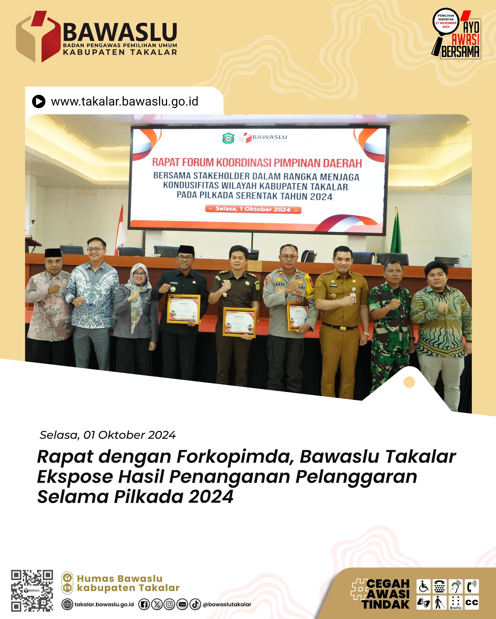 Penyerahan Plakat Atas Dedikasi Stakeholder Bawaslu Takalar pada Pemilu 2024