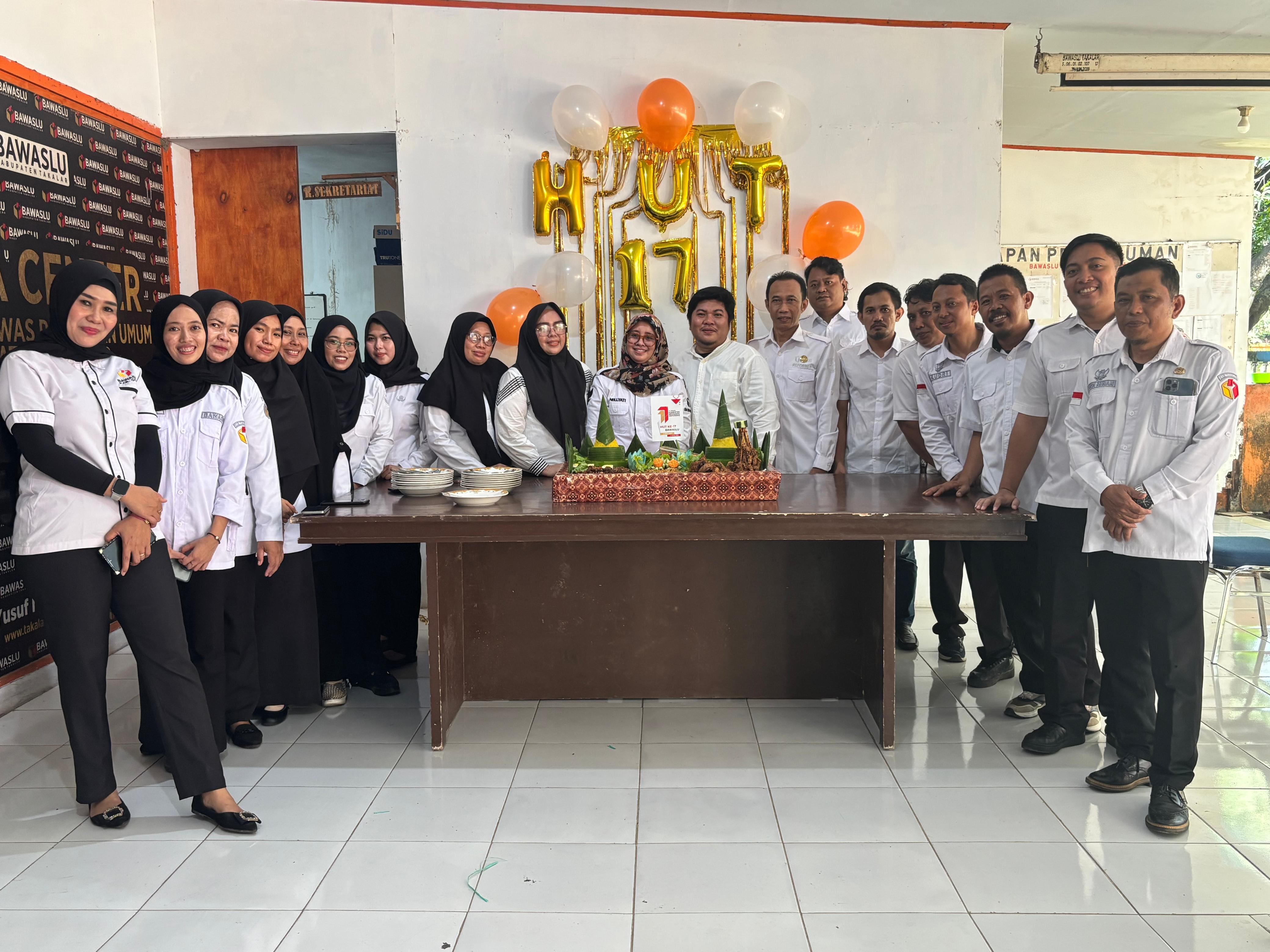 Bawaslu Takalar Rayakan HUT Bawaslu RI ke-17 Tahun