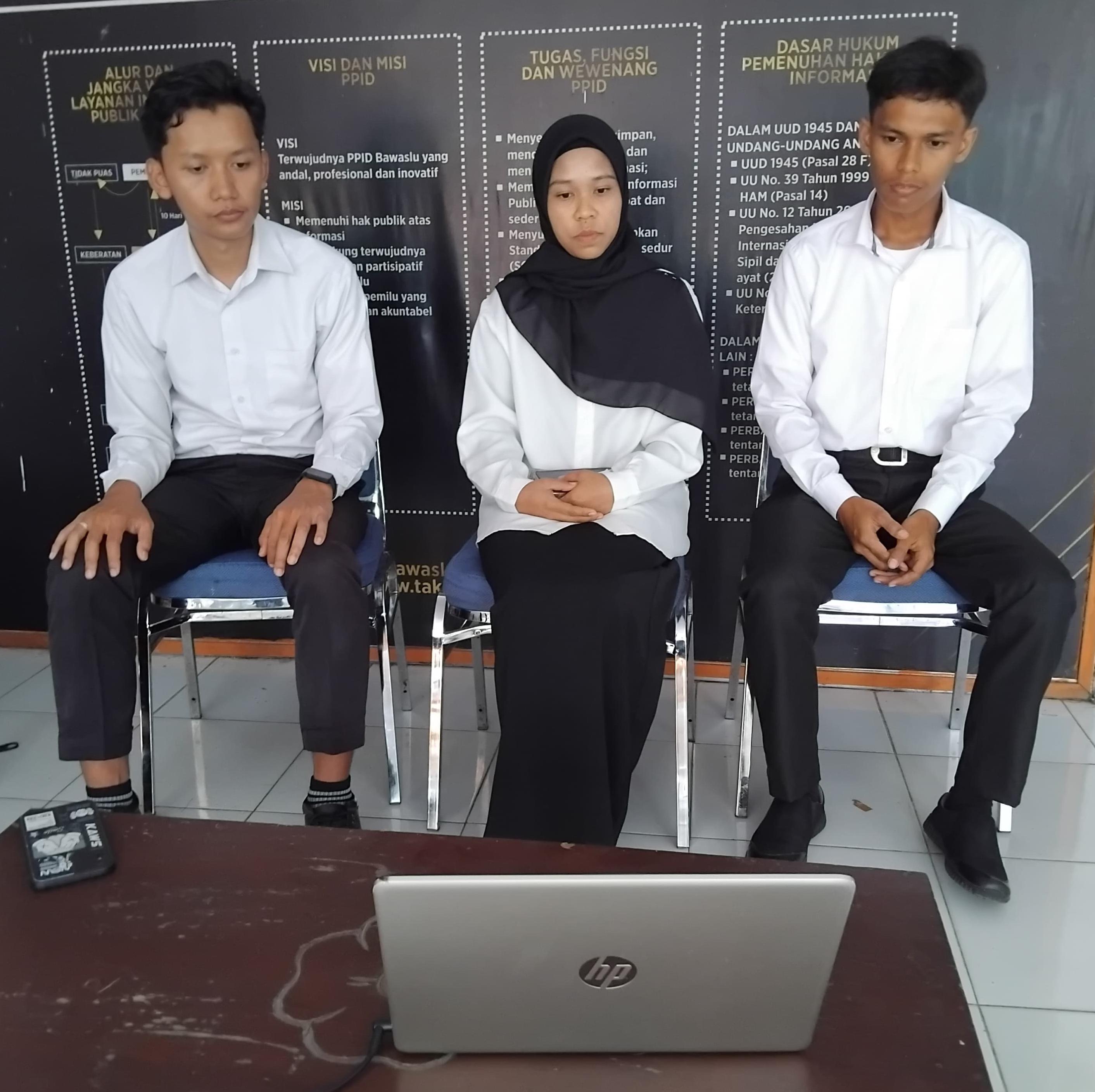 Sholeh, Kharisma dan Ruslan, CPNS Bawaslu Takalar Ikuti Rapat Zoom Pembinaan dan Pengarahan Bawaslu RI Bagi CPNS Bawaslu se-Indonesia