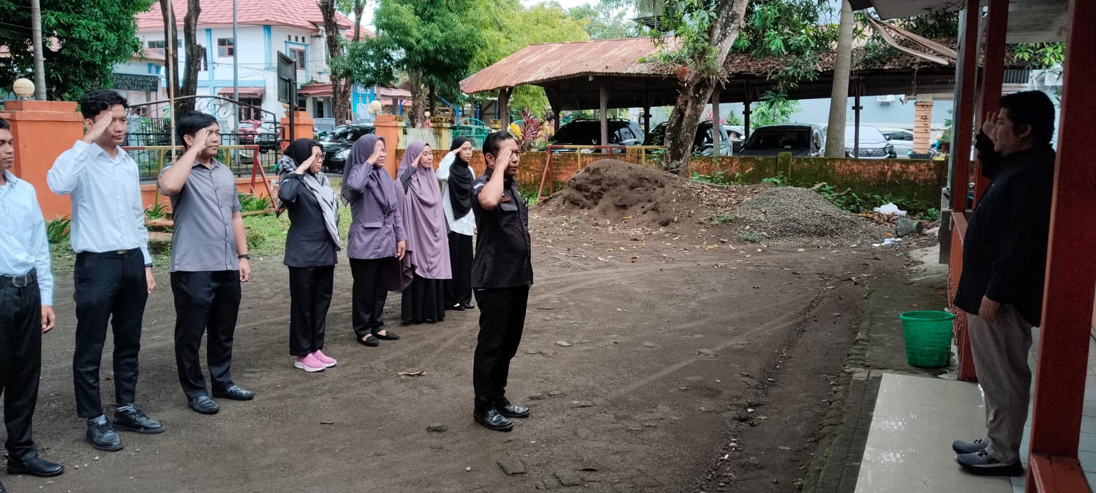 Apel Pagi Rutin Bawaslu Takalar di Halaman Kantor