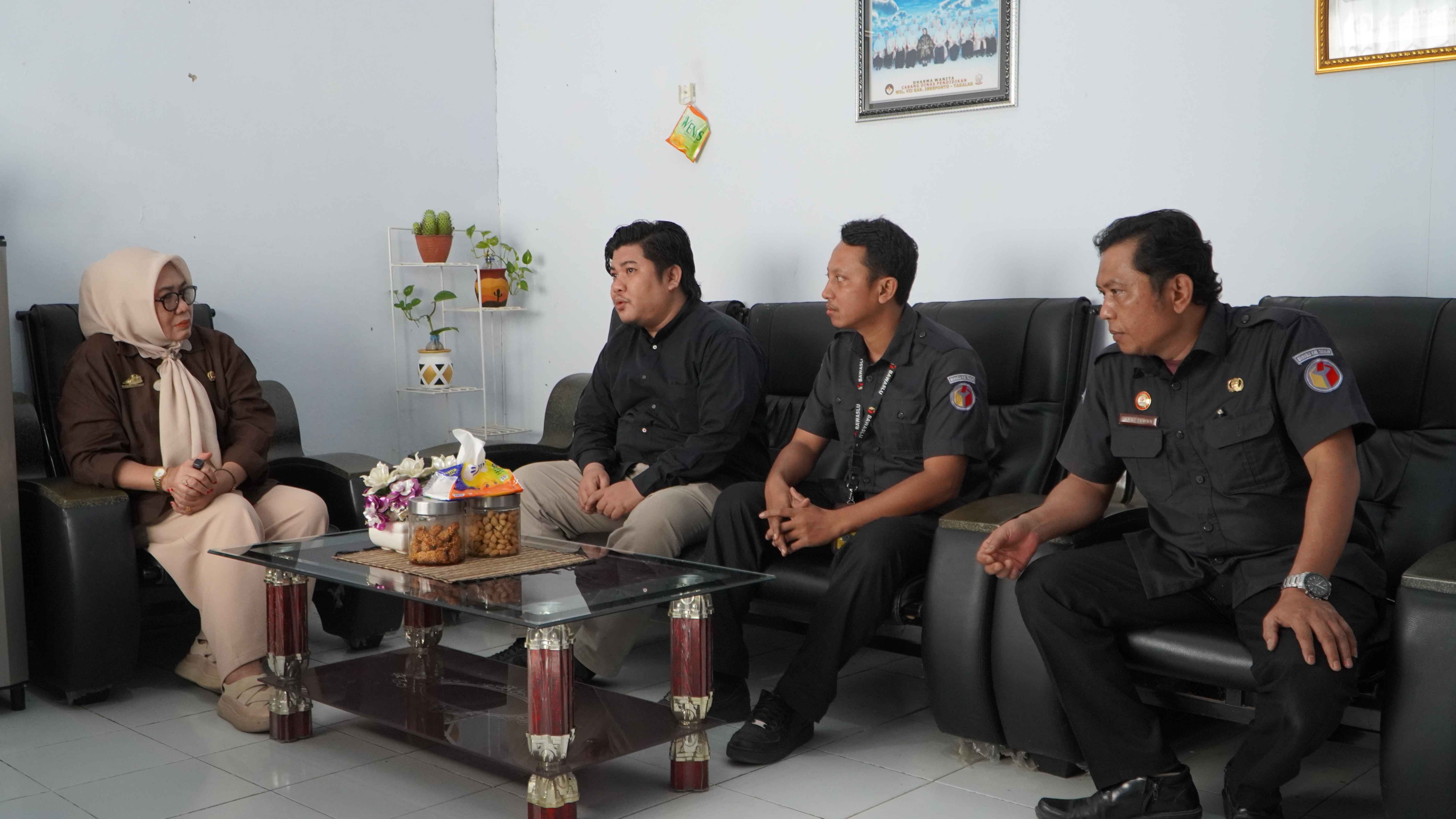 Bawaslu Takalar Ajak Sinergitas Cabang Dinas Pendidikan Wil. VII pada Pengawasan PDPB dan Pendidikan demokrasi Pemilih Pemula