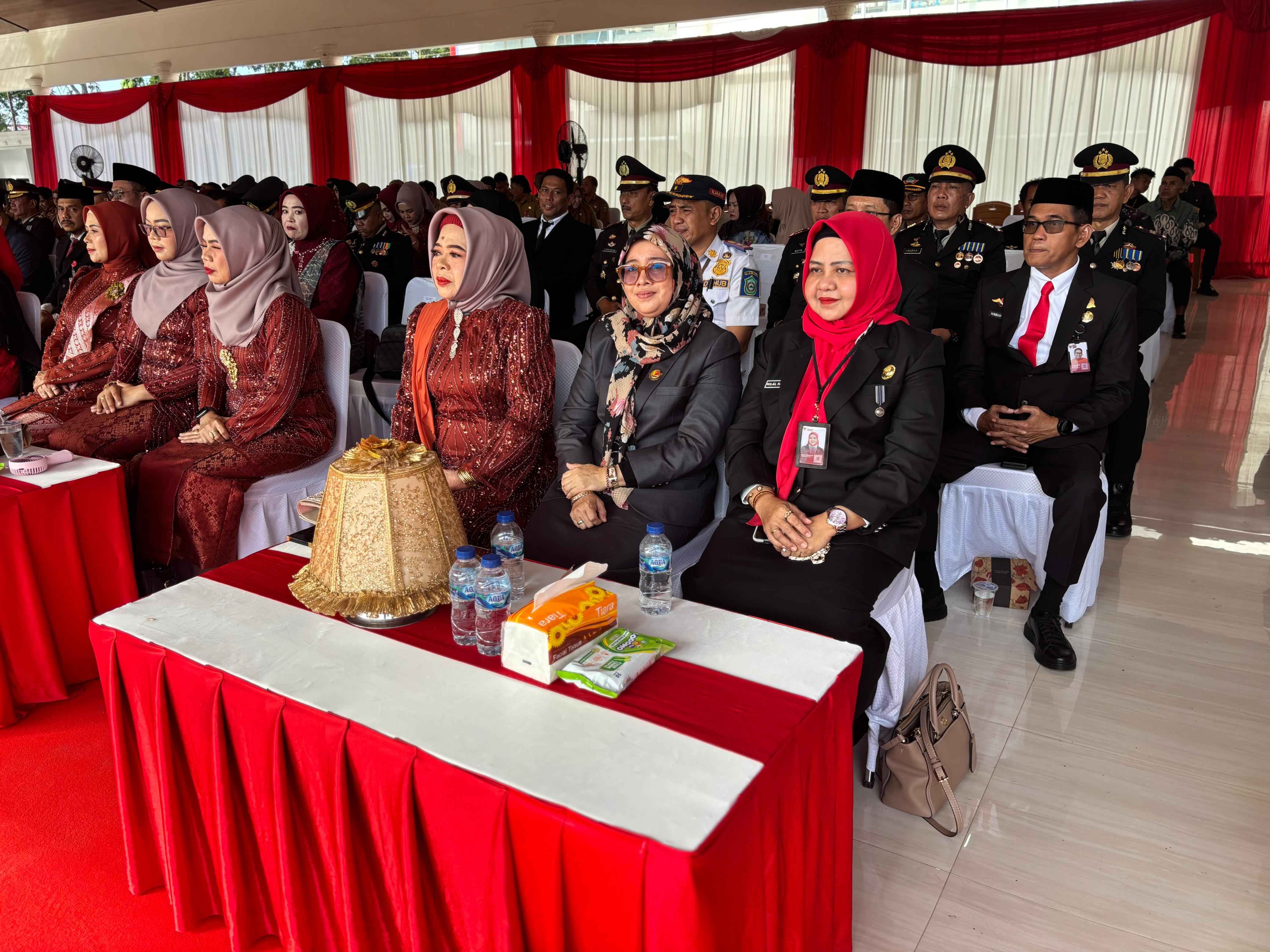 Upacara HUT Bhayangkara ke 79 tahun di Alun-Alun Baruga Panrannuangta , "POLRI untuk Masyarakat".