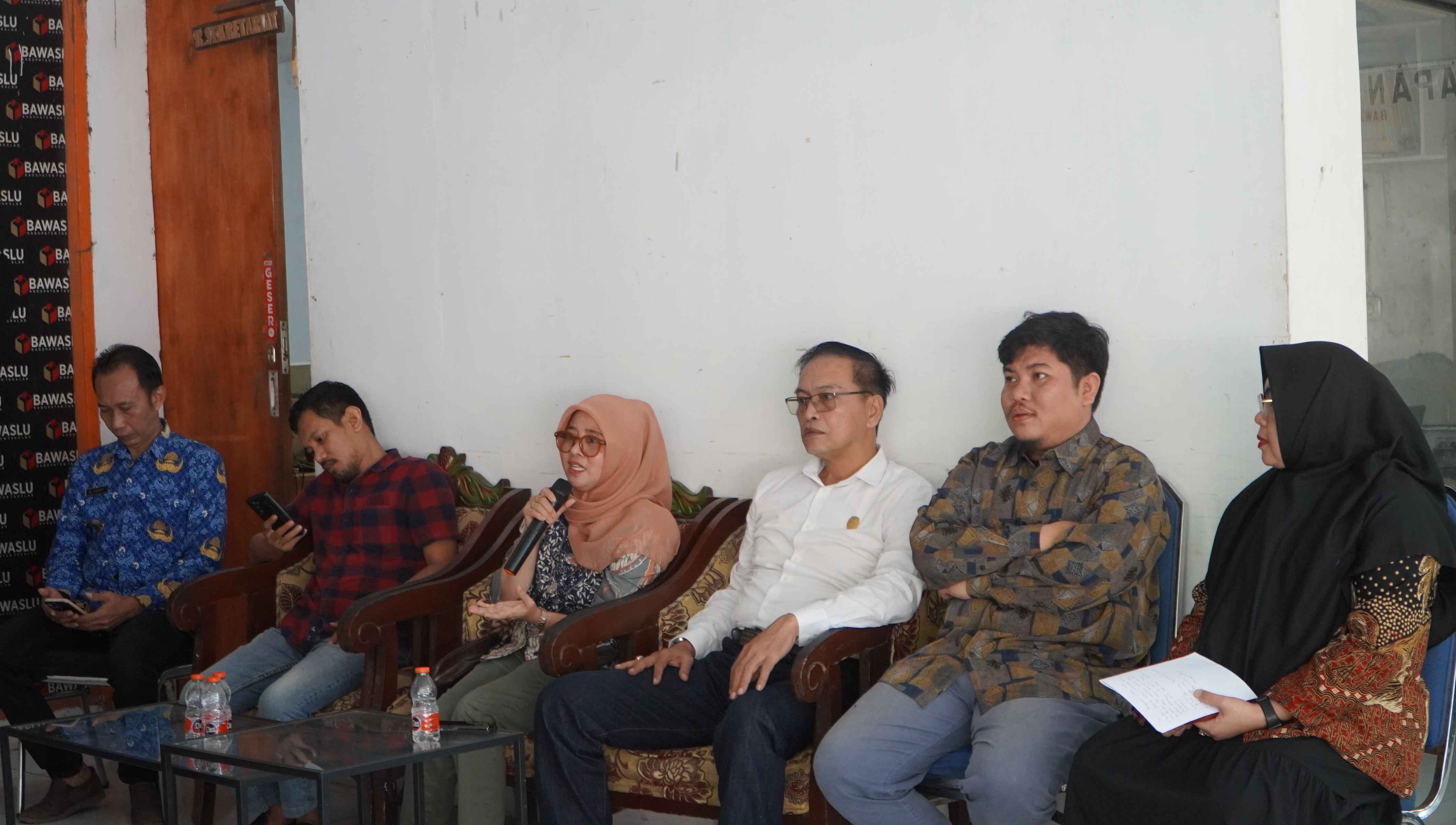Rapat Fasilitasi Pengelolaan Layanan Hukum Bawaslu Takalar