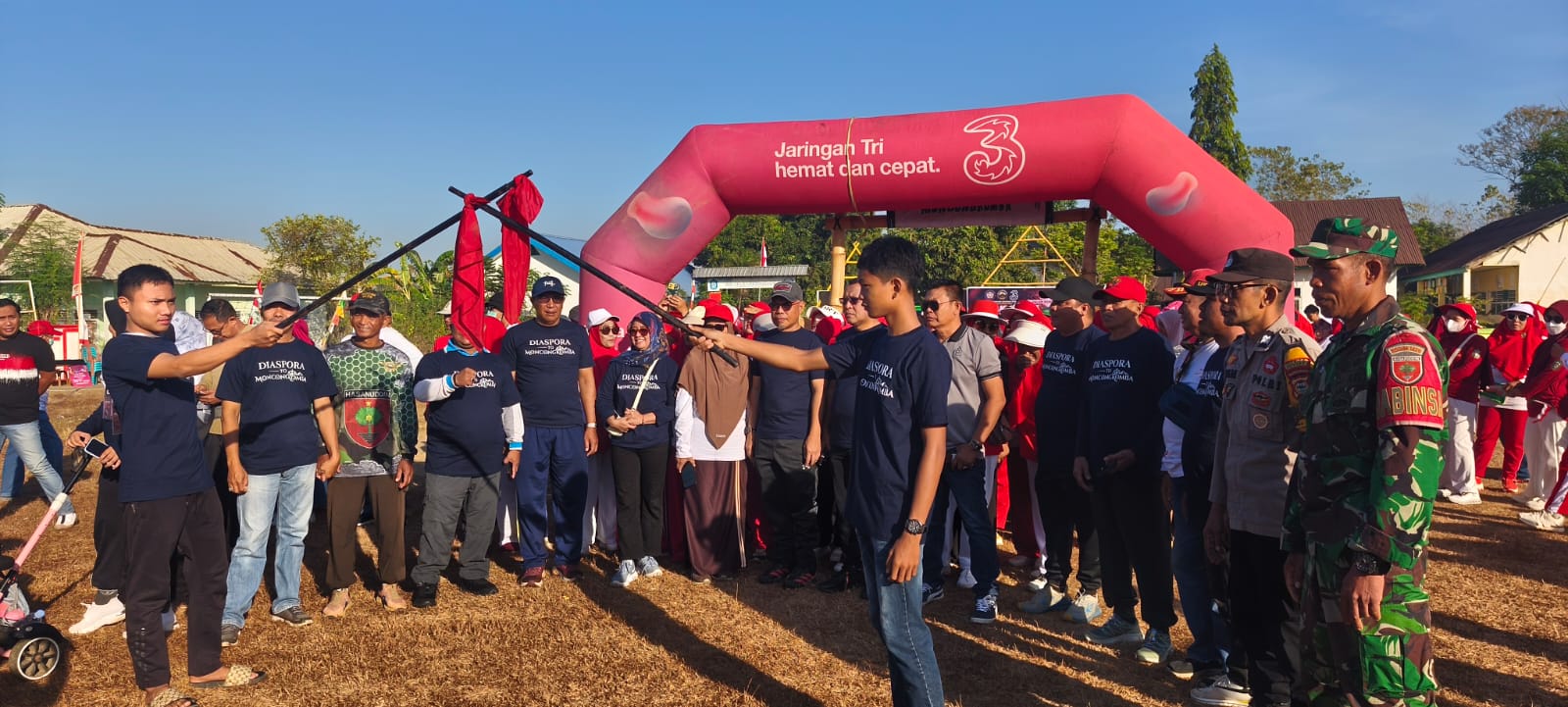 Ketua Bawaslu Takalar Ramaikan Gerak Jalan Santai Diaspora To Moncongkomba