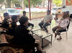 Konsolidasi demokrasi dengan Hipermata Kom UNM