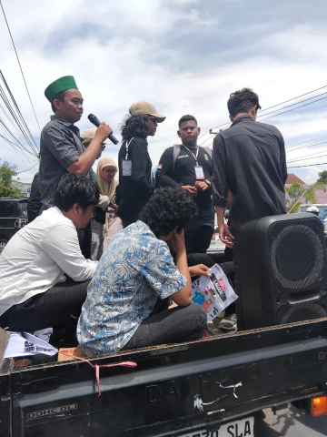 Pawai Pencegahan Akbar Tolak Politik Uang, Pengawas Partisipatif Orasi dan Bagikan Sticker Tolak Politik Uang serta Flyer