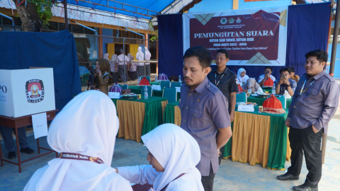 Bawaslu Takalar Hadiri Pemilihan Ketos SMAN 1 Takalar secara e-voting