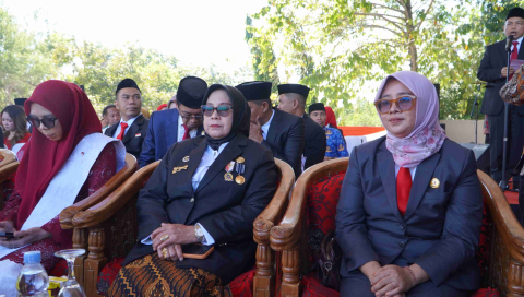 Ketua Bawaslu Takalar, Nellyati menghadiri Upacara Proklamasi Kemerdekaan RI ke-81 di Lapangan H. Makkatang Dg. Sibali