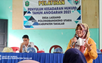 Nellyati Sosialisasikan Tolak Politik Uang Pada Kaum Perempuan Di Desa Lassang
