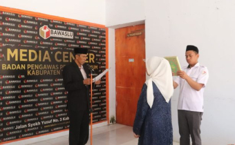 Lantik PAW Panwaslcam Kep. Tanakeke, Ketua Bawaslu Tegaskan Langsung Bekerja dan Jaga Integritas